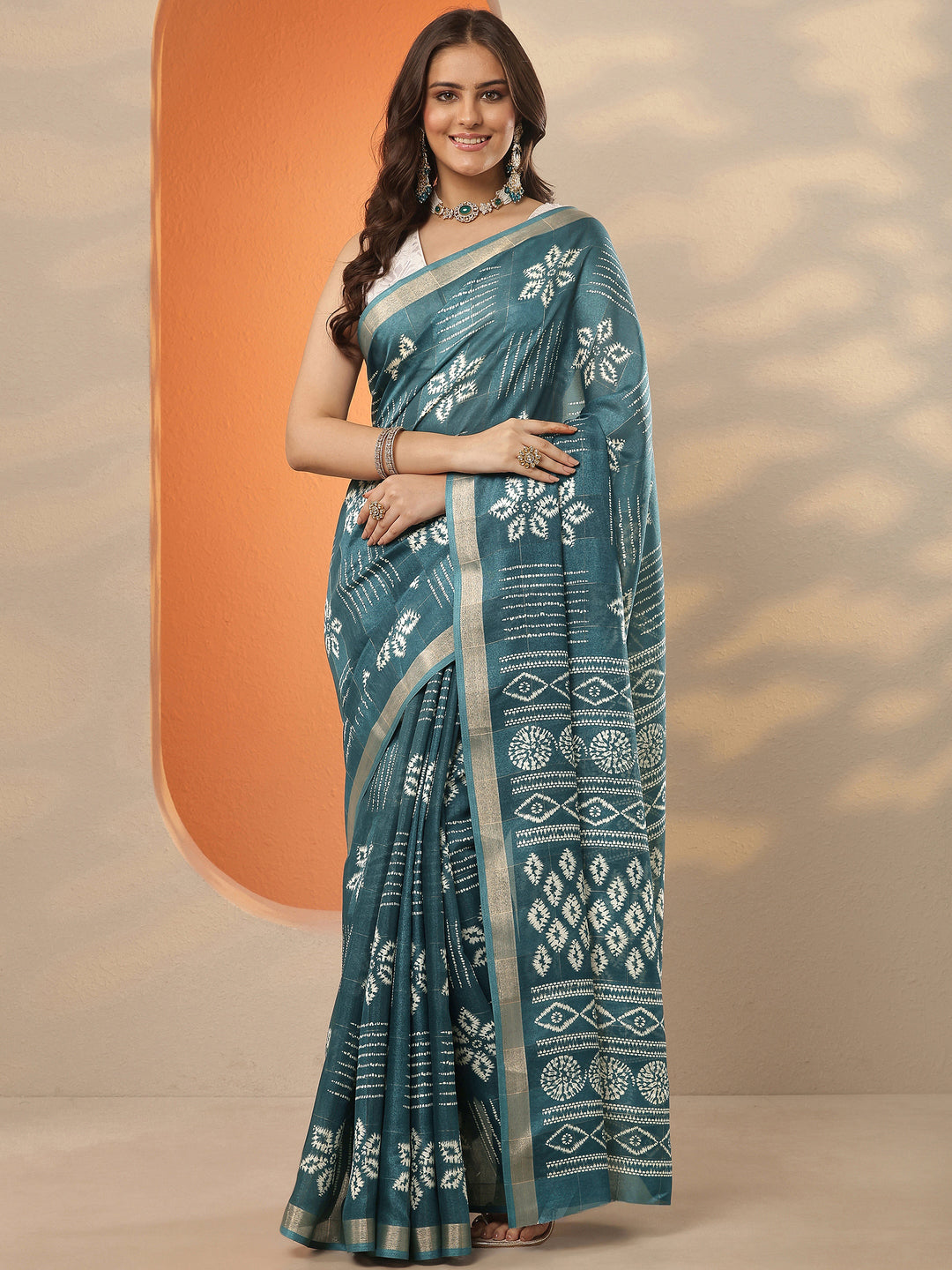Teal Printed Silk Blend Saree With Unstitched Blouse Piece