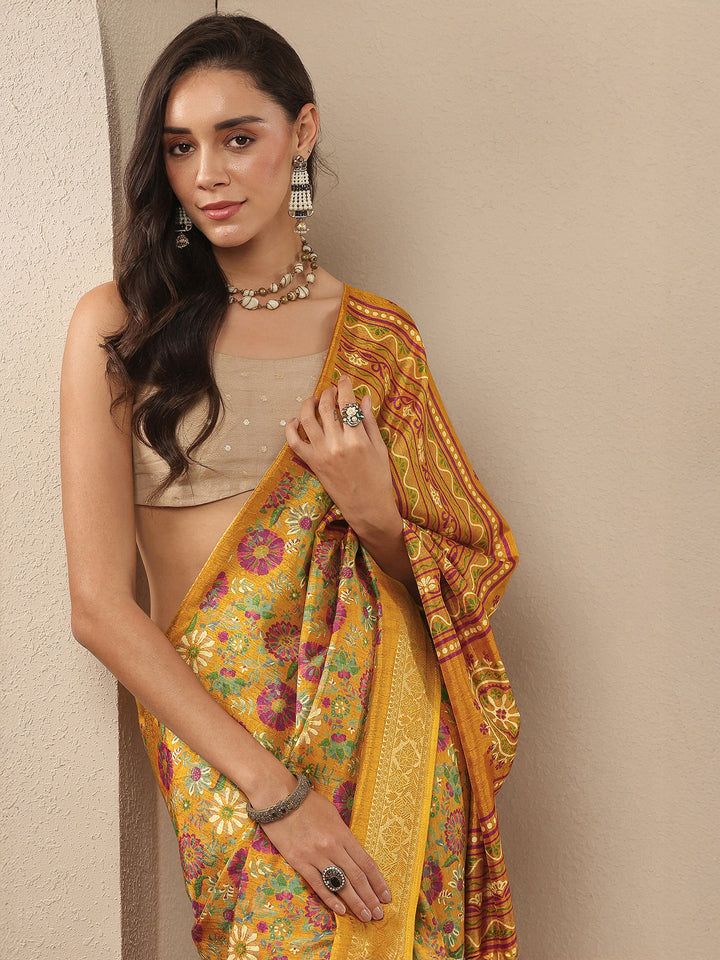 Mustard Printed Silk Blend Saree With Unstitched Blouse Piece