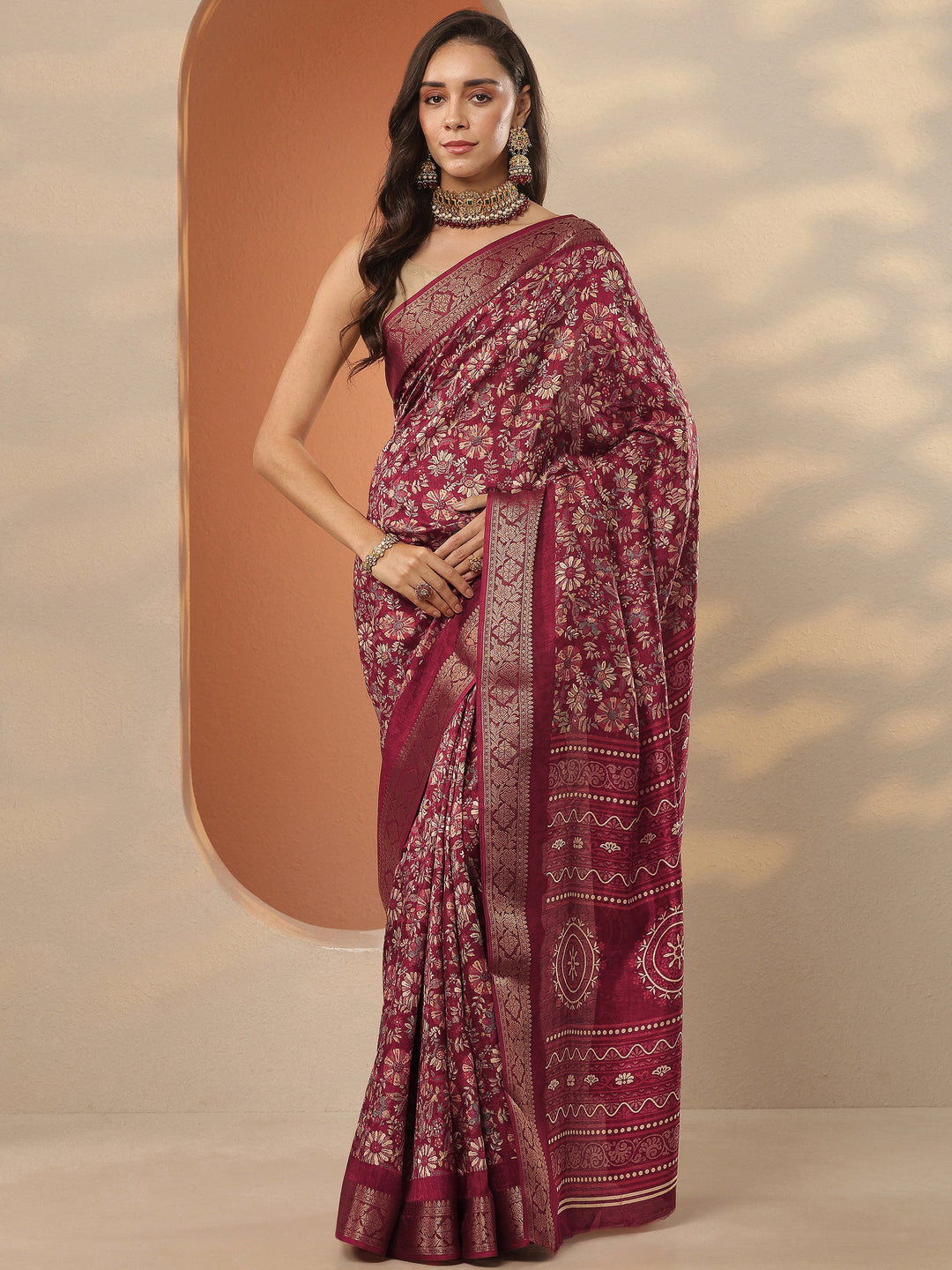 Brown Printed Silk Blend Saree With Unstitched Blouse Piece