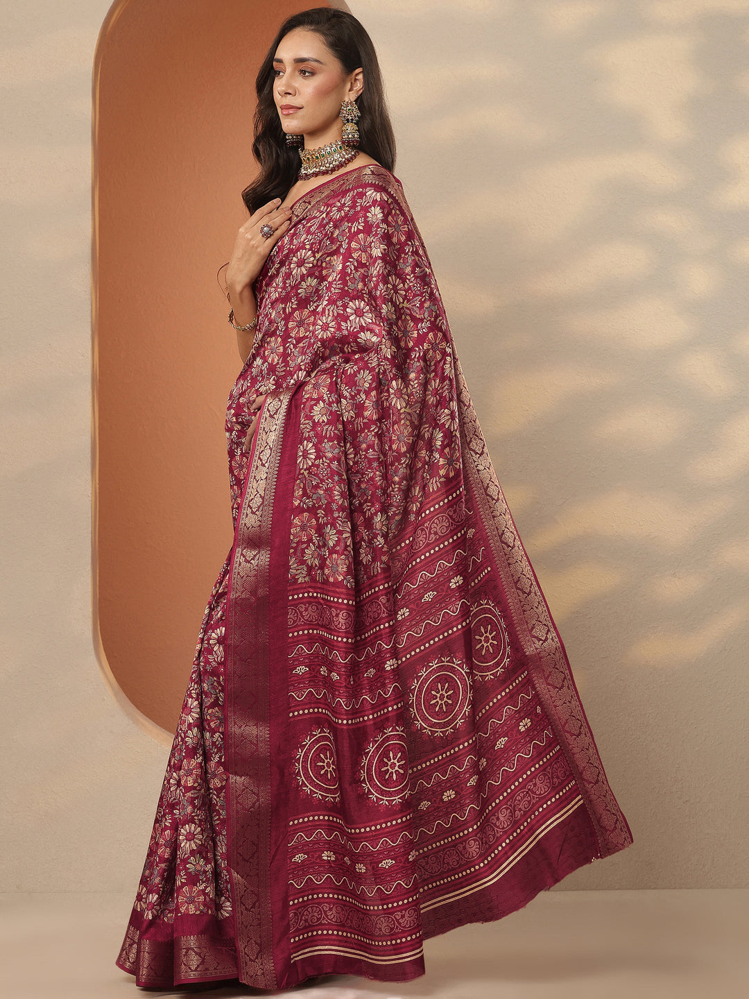 Brown Printed Silk Blend Saree With Unstitched Blouse Piece