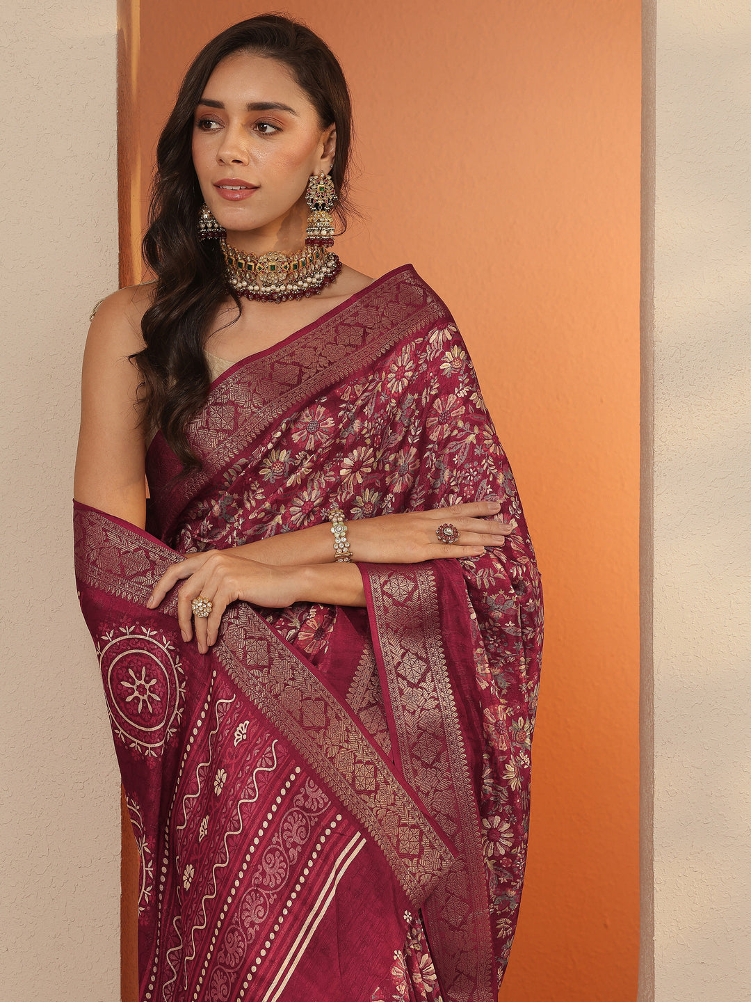 Brown Printed Silk Blend Saree With Unstitched Blouse Piece