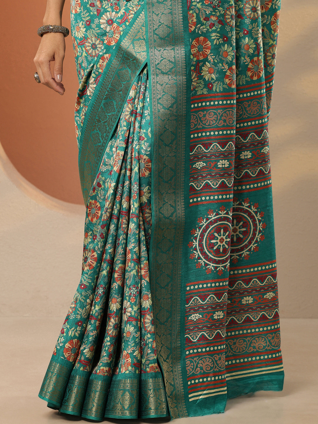 Green Printed Silk Blend Saree With Unstitched Blouse Piece