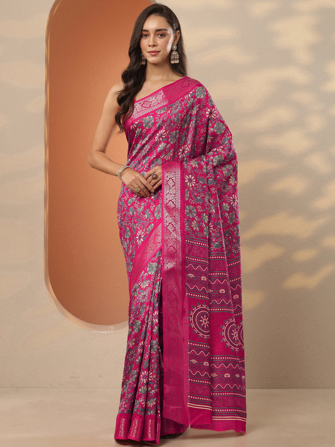 Pink Printed Silk Blend Saree With Unstitched Blouse Piece