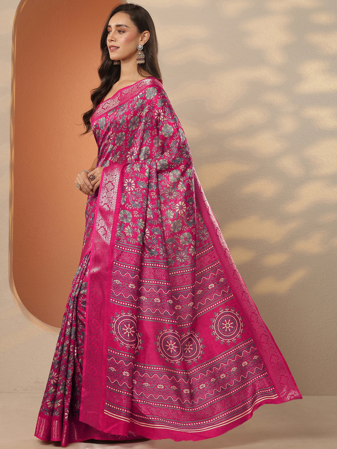Pink Printed Silk Blend Saree With Unstitched Blouse Piece