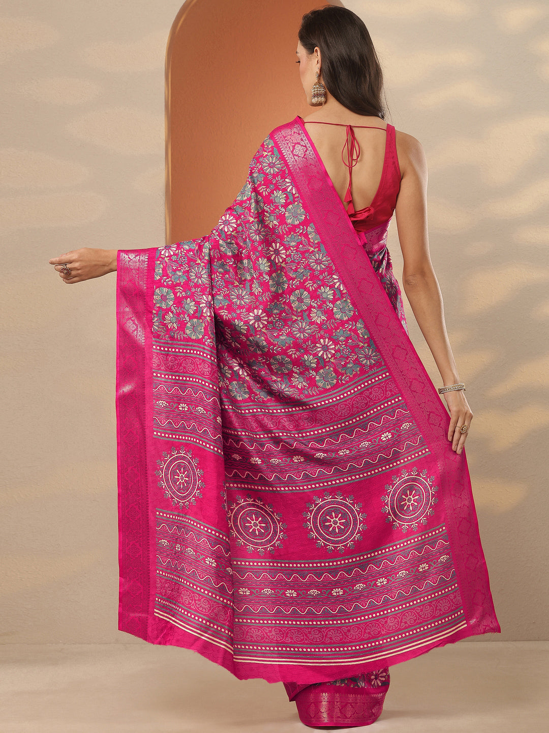Pink Printed Silk Blend Saree With Unstitched Blouse Piece