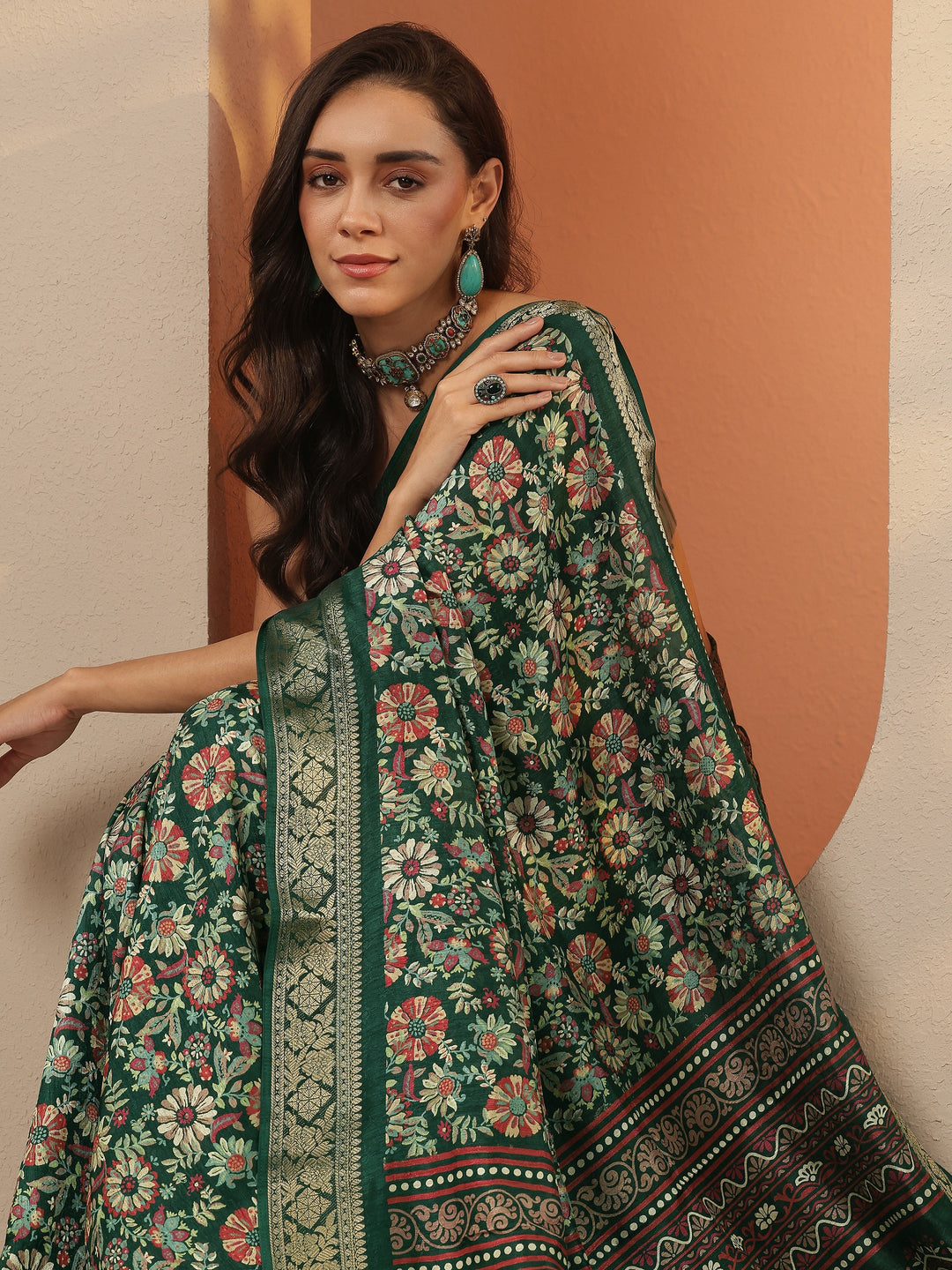 Green Printed Silk Blend Saree With Unstitched Blouse Piece