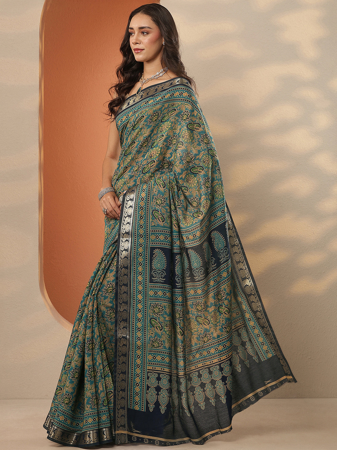 Teal Printed Silk Blend Saree With Unstitched Blouse Piece