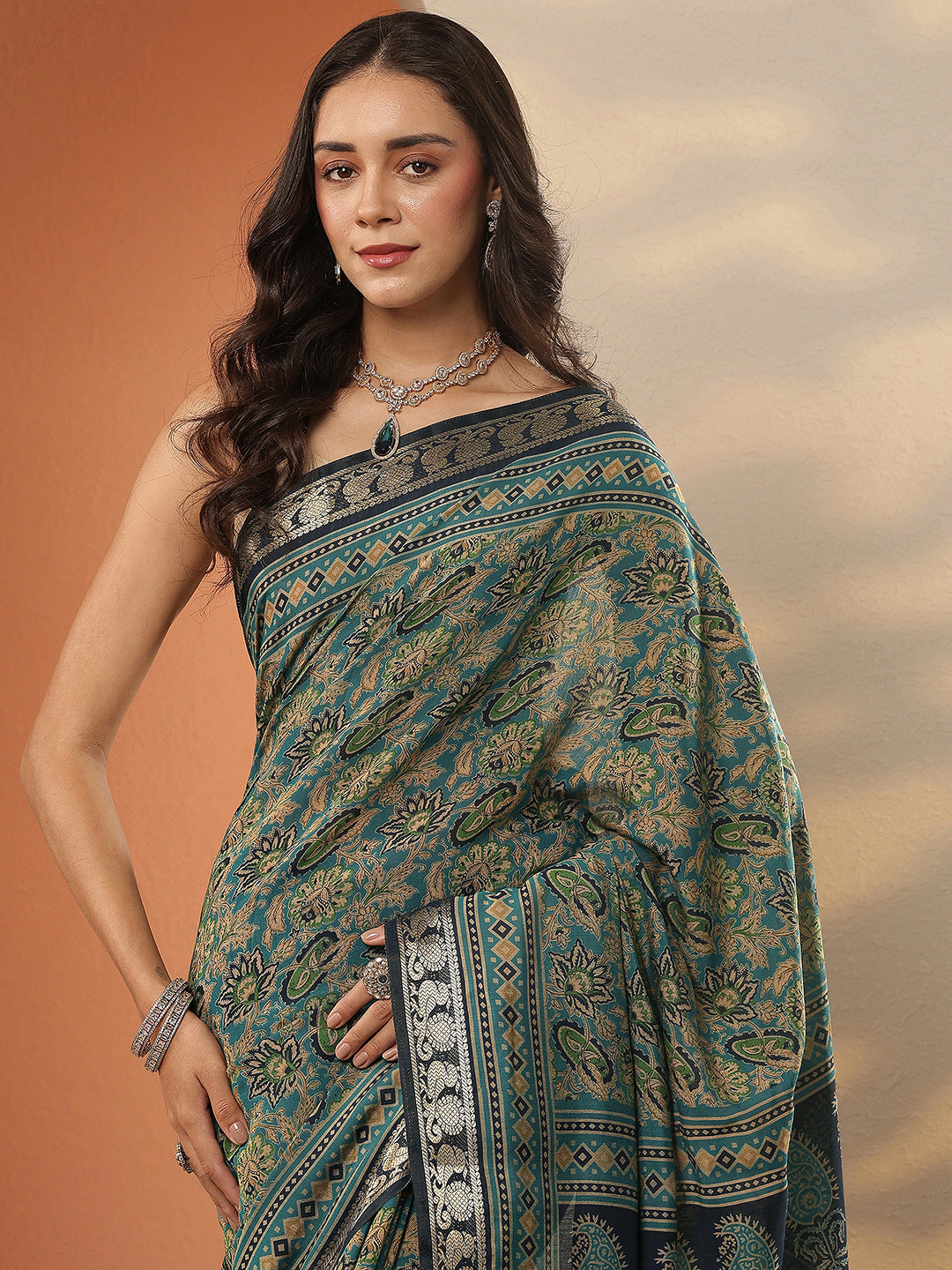 Teal Printed Silk Blend Saree With Unstitched Blouse Piece