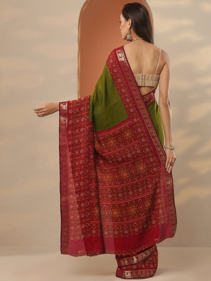 Green Solid Silk Blend Saree With Unstitched Blouse Piece