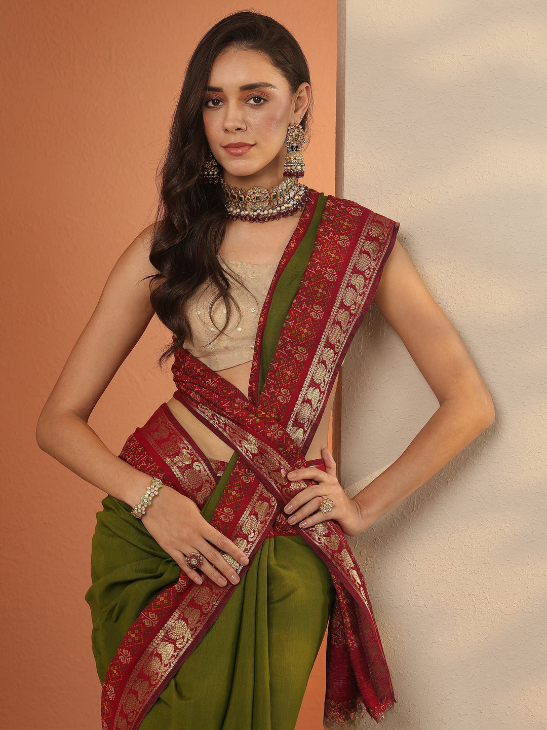 Green Solid Silk Blend Saree With Unstitched Blouse Piece
