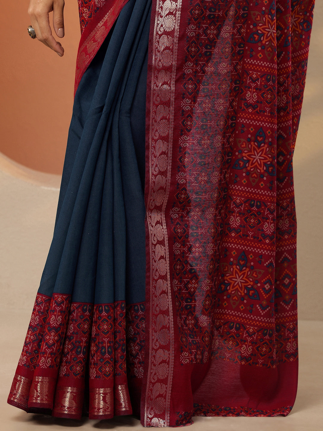 Blue Solid Silk Blend Saree With Unstitched Blouse Piece