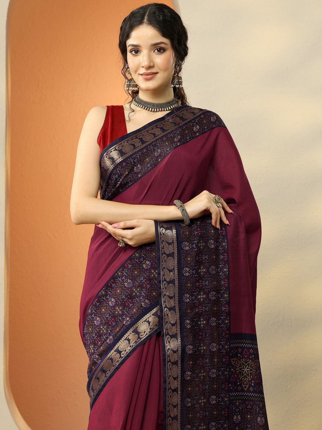 Maroon Solid Silk Blend Saree With Unstitched Blouse Piece