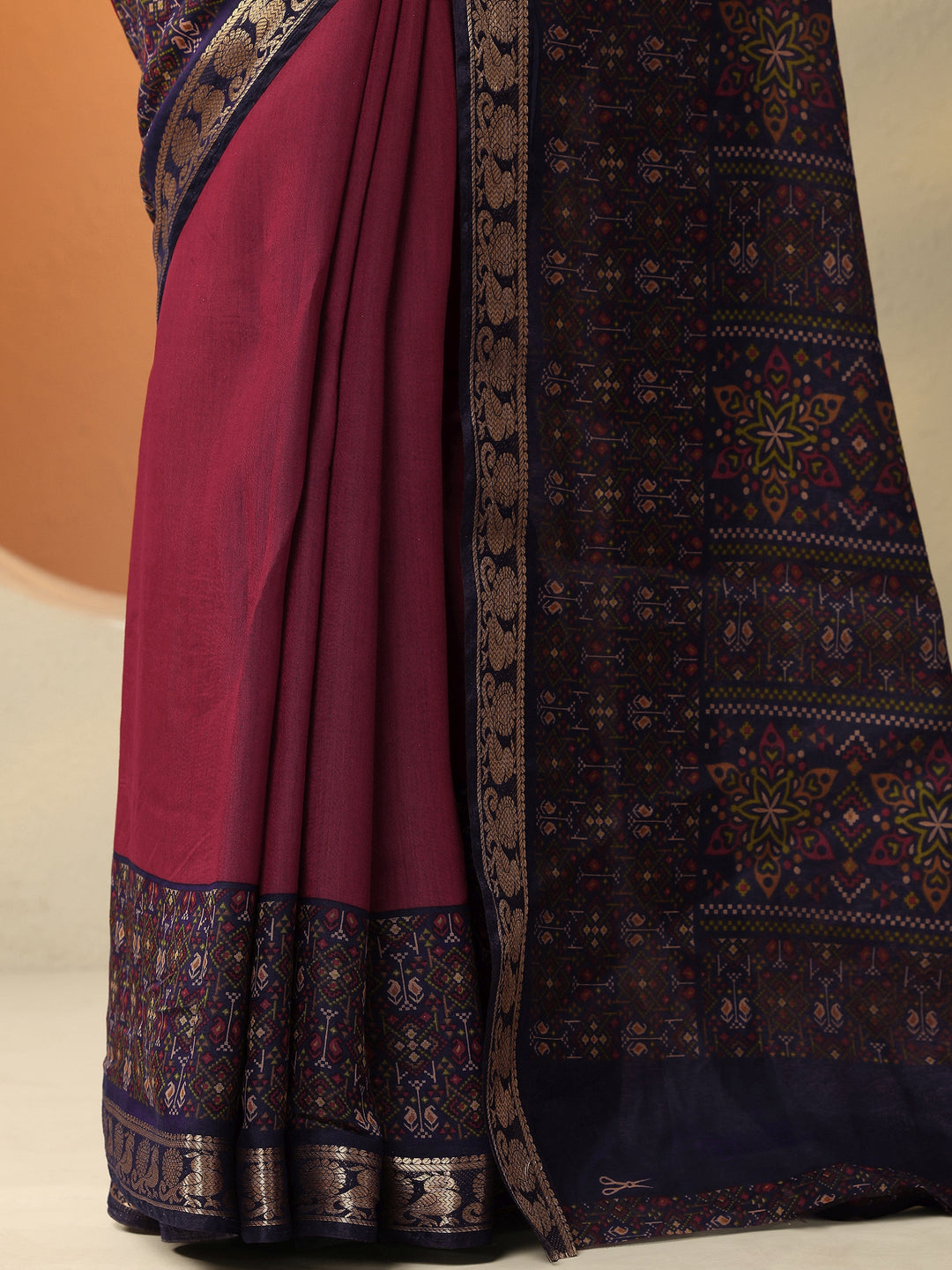 Maroon Solid Silk Blend Saree With Unstitched Blouse Piece