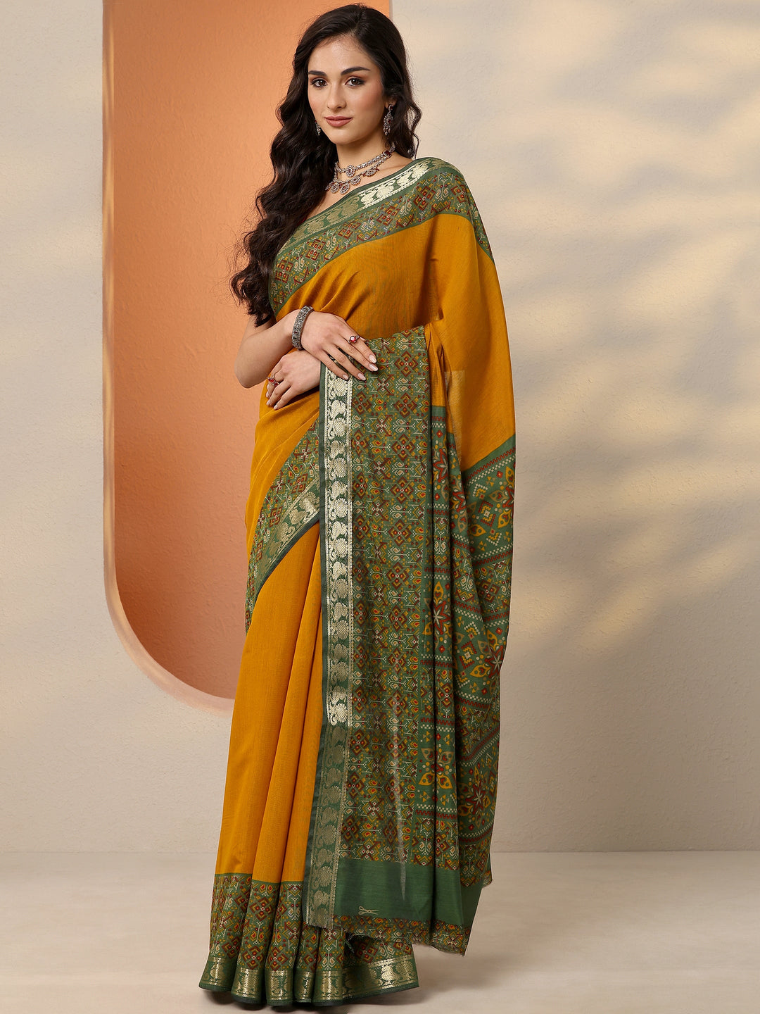 Mustard Solid Silk Blend Saree With Unstitched Blouse Piece