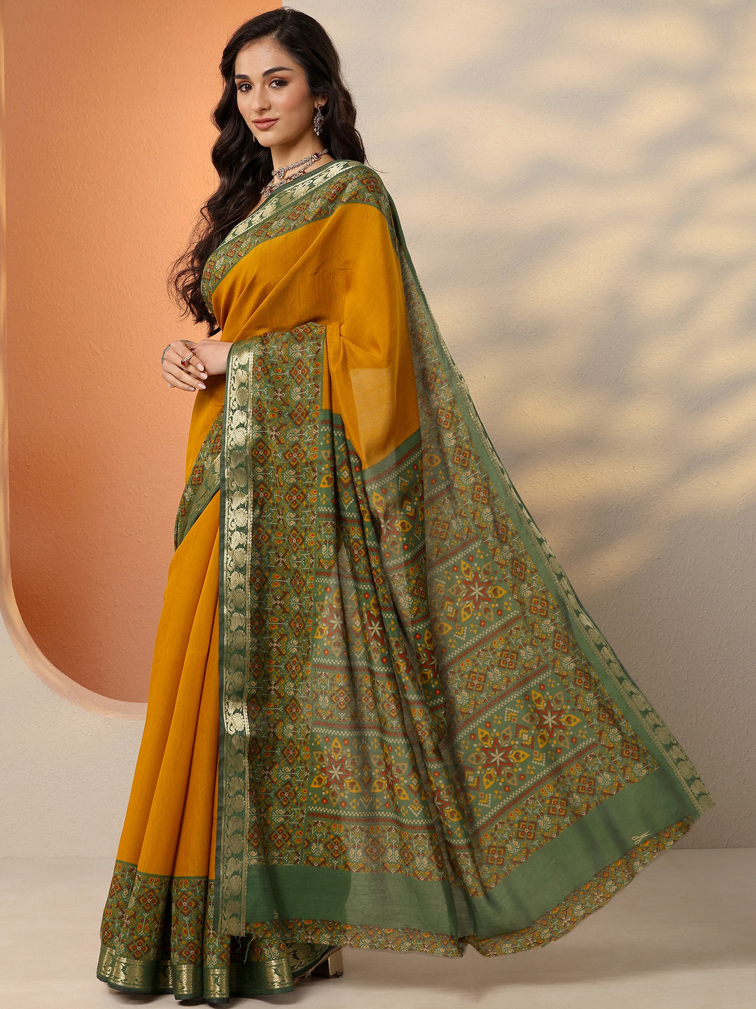 Mustard Solid Silk Blend Saree With Unstitched Blouse Piece