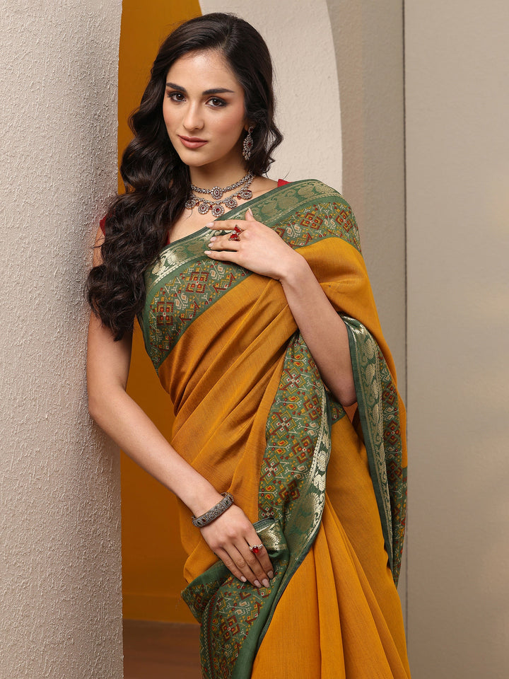 Mustard Solid Silk Blend Saree With Unstitched Blouse Piece