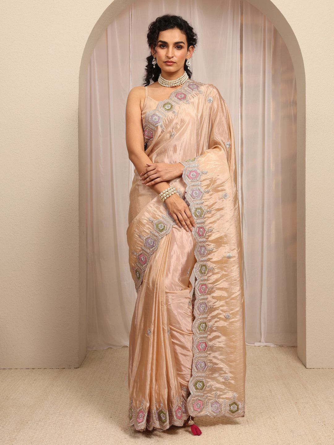 Cream Embroidered Silk Blend Saree With Unstitched Blouse Piece