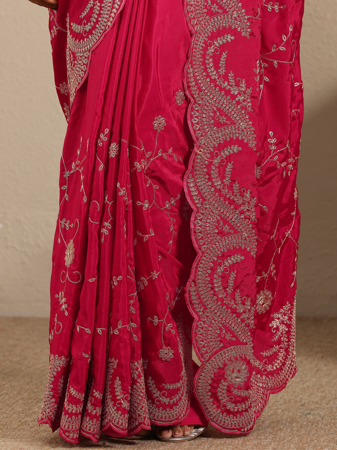Pink Embroidered Silk Blend Saree With Unstitched Blouse Piece
