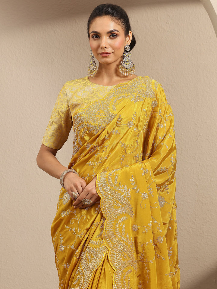 Mustard Embroidered Silk Blend Saree With Unstitched Blouse Piece
