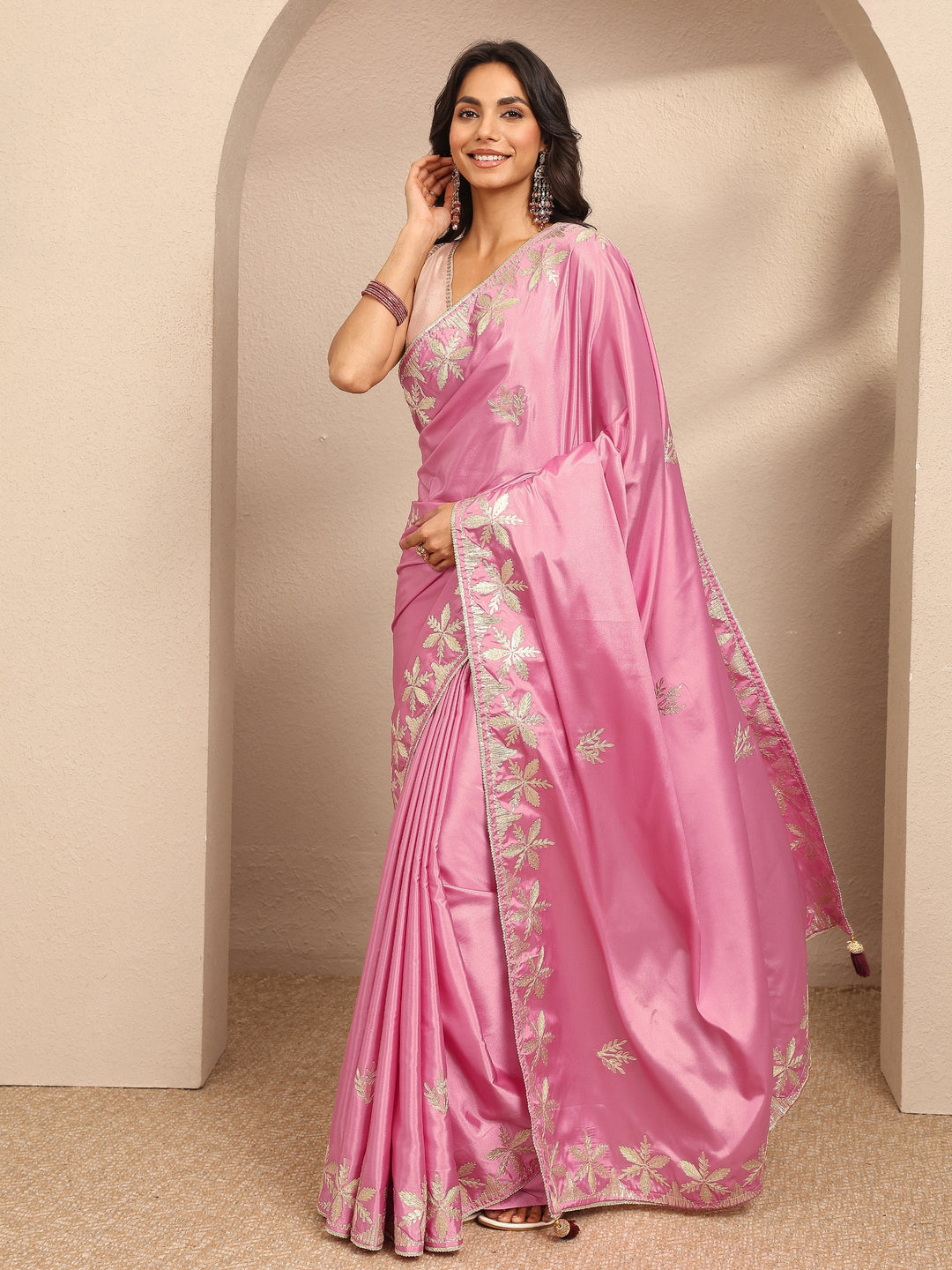 Pink Embroidered Silk Blend Saree With Unstitched Blouse Piece