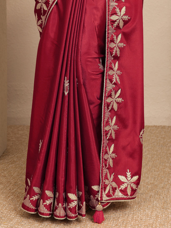 Red Embroidered Silk Blend Saree With Unstitched Blouse Piece