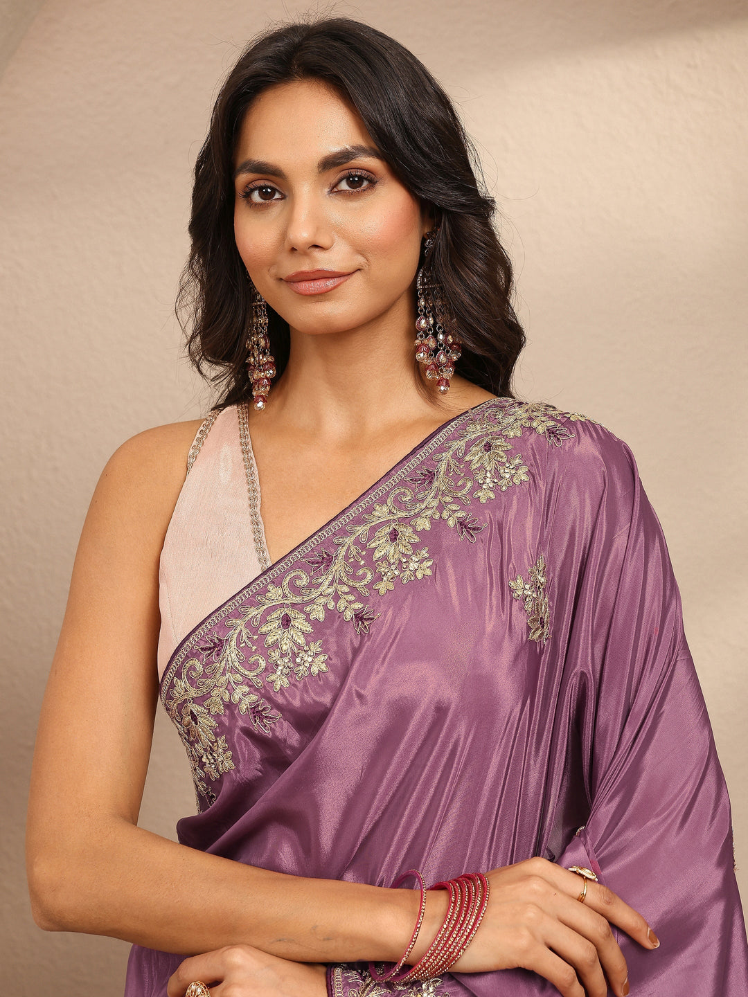 Mauve Embroidered Silk Blend Saree With Unstitched Blouse Piece