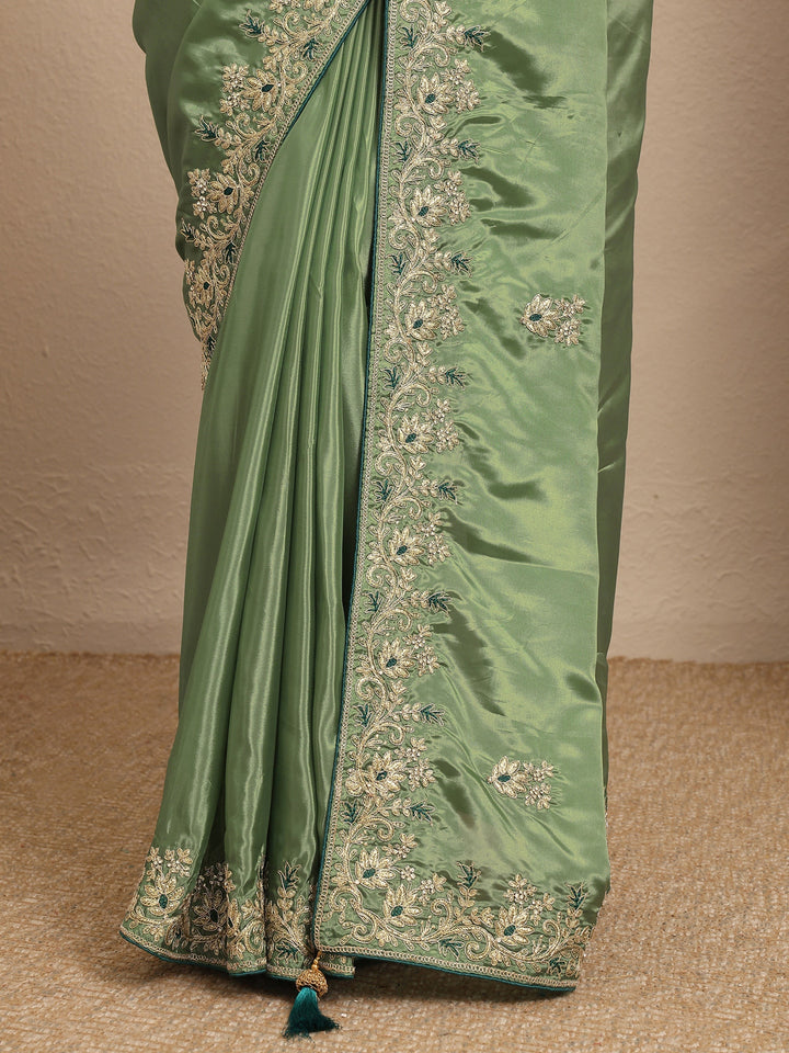 Green Embroidered Silk Blend Saree With Unstitched Blouse Piece