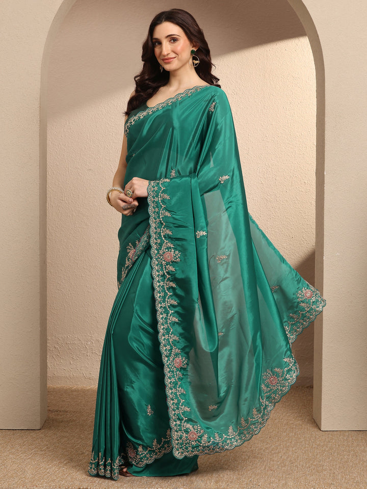 Green Embroidered Silk Blend Saree With Unstitched Blouse Piece