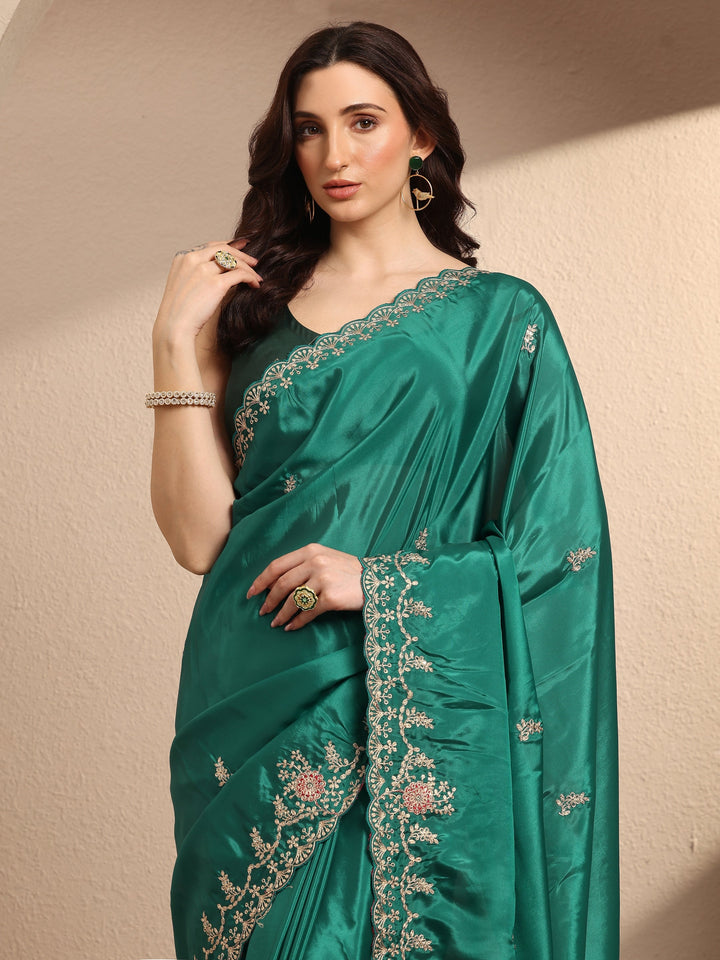Green Embroidered Silk Blend Saree With Unstitched Blouse Piece