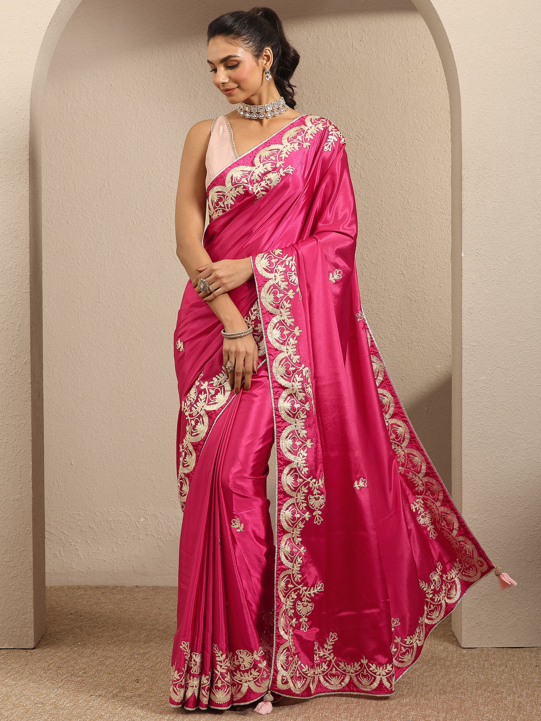 Pink Embroidered Silk Blend Saree With Unstitched Blouse Piece