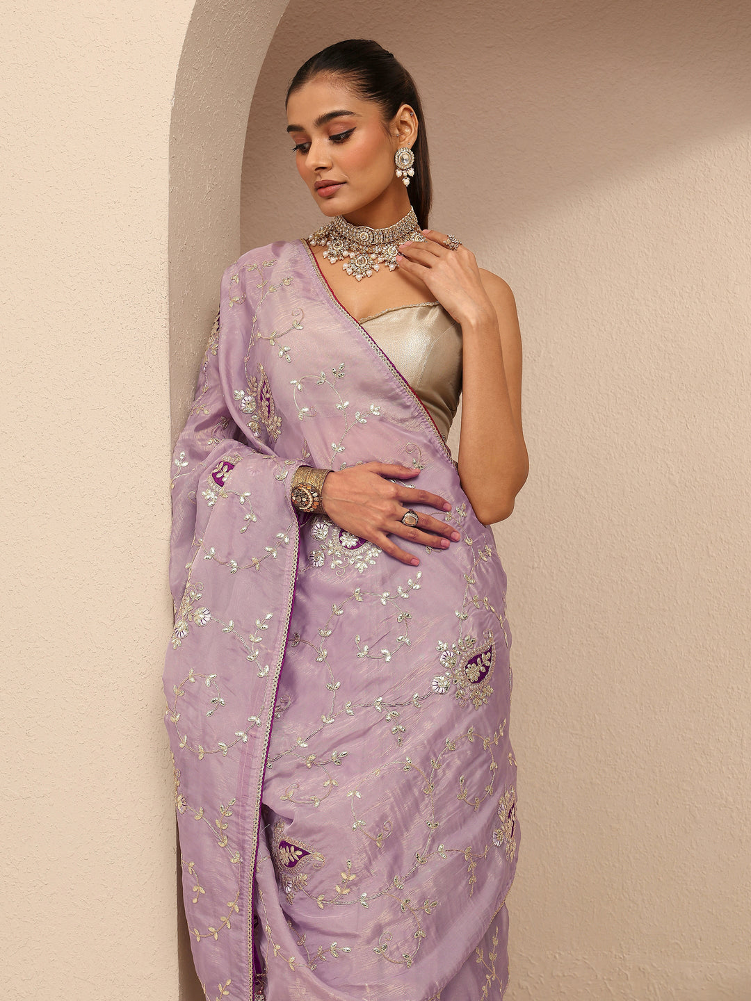 Lavender Embroidered Silk Blend Saree With Unstitched Blouse Piece