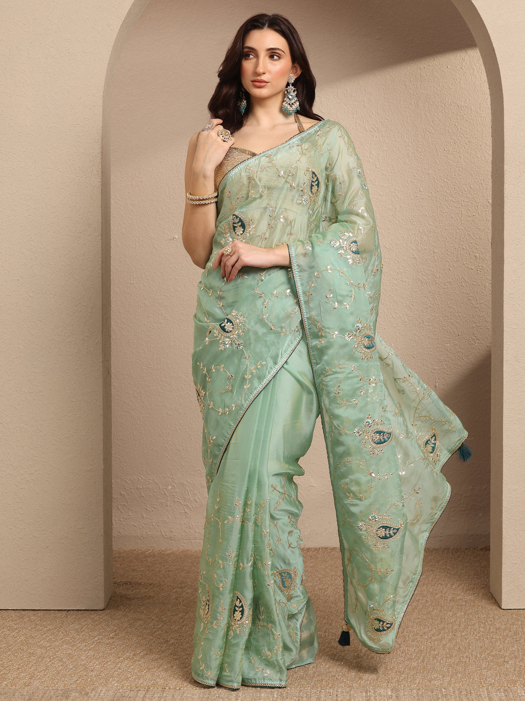 Sea Green Embroidered Silk Blend Saree With Unstitched Blouse Piece