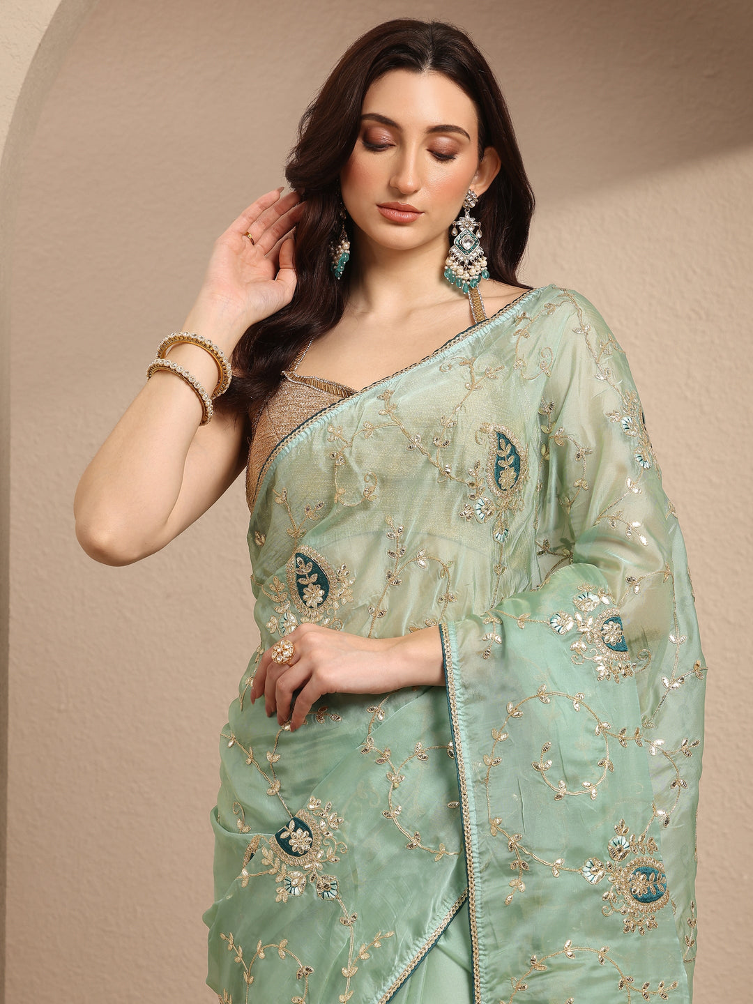 Sea Green Embroidered Silk Blend Saree With Unstitched Blouse Piece