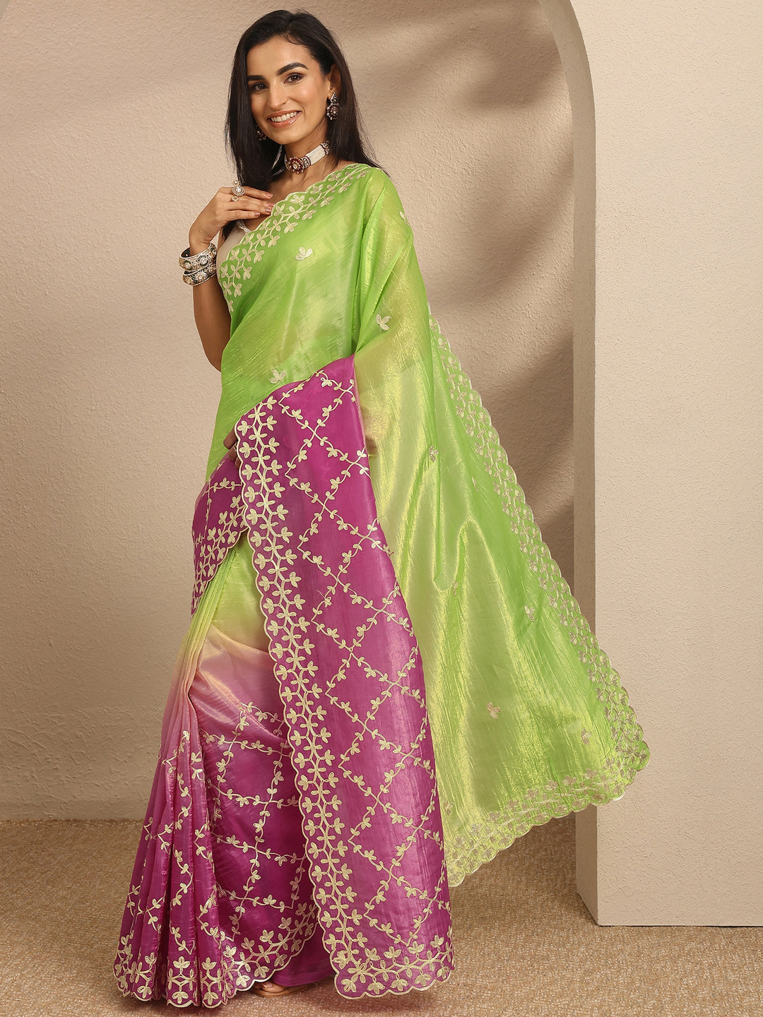 Green Embroidered Silk Blend Saree With Unstitched Blouse Piece