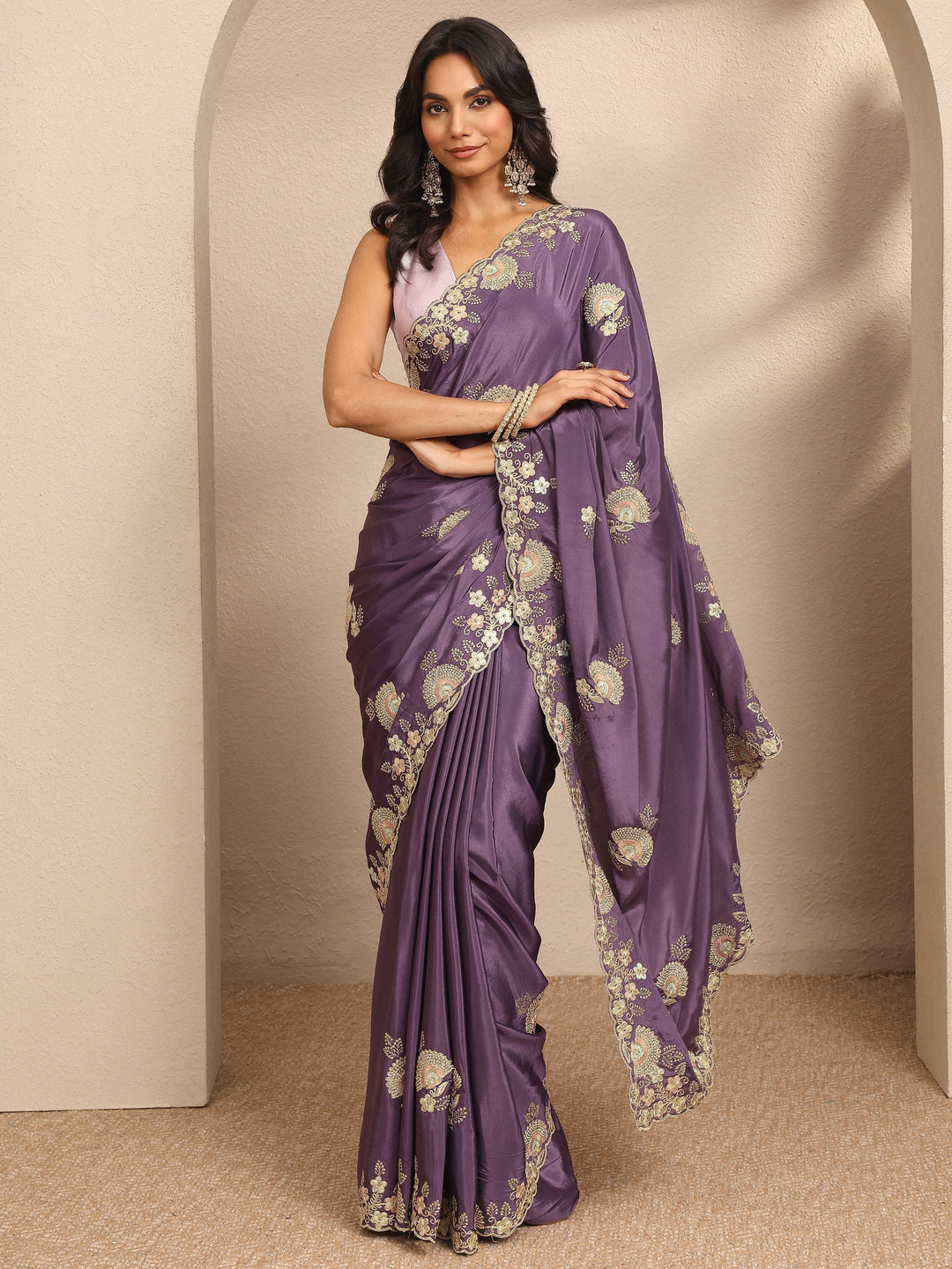Purple Embroidered Silk Blend Saree With Unstitched Blouse Piece