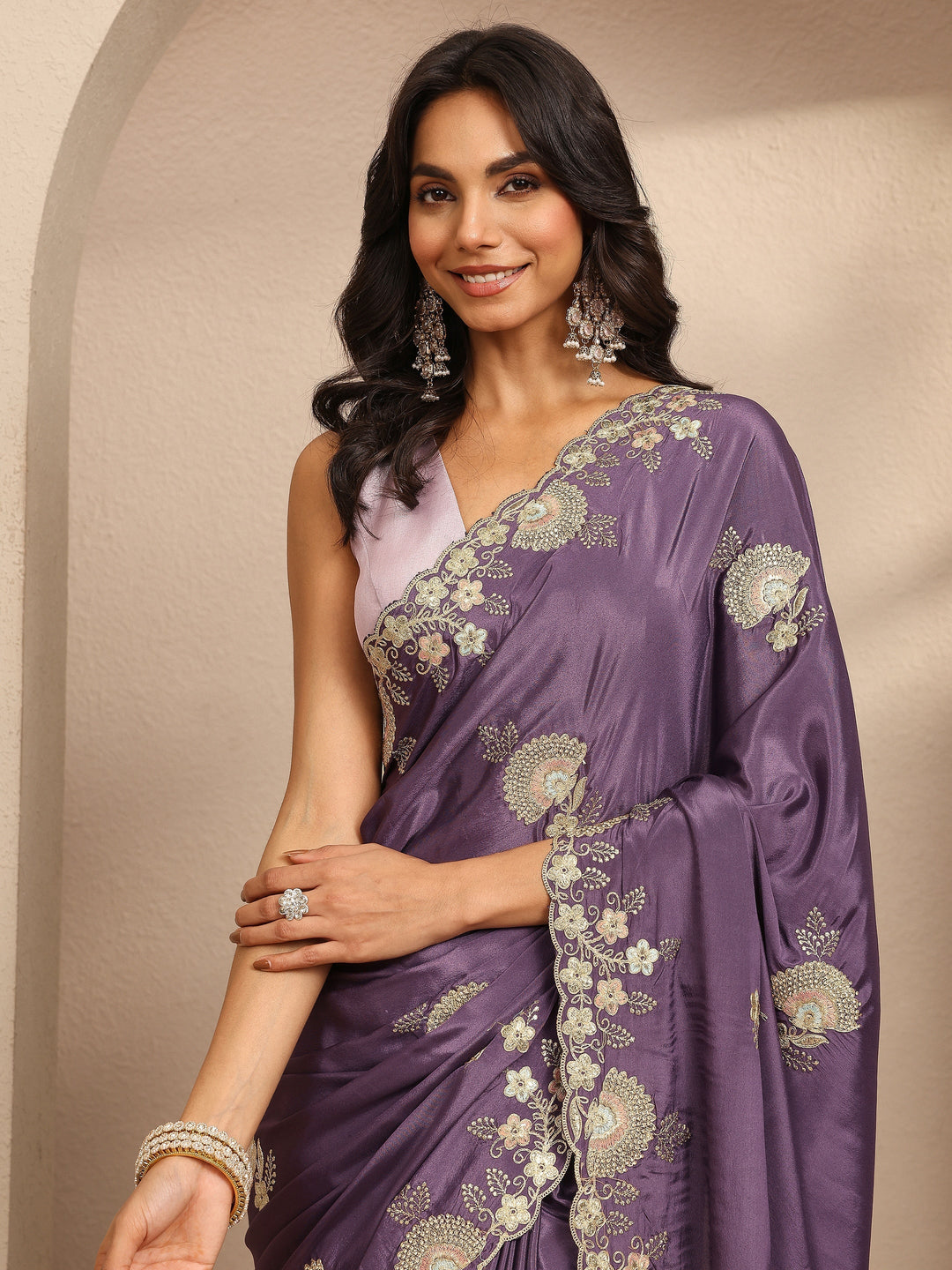 Purple Embroidered Silk Blend Saree With Unstitched Blouse Piece