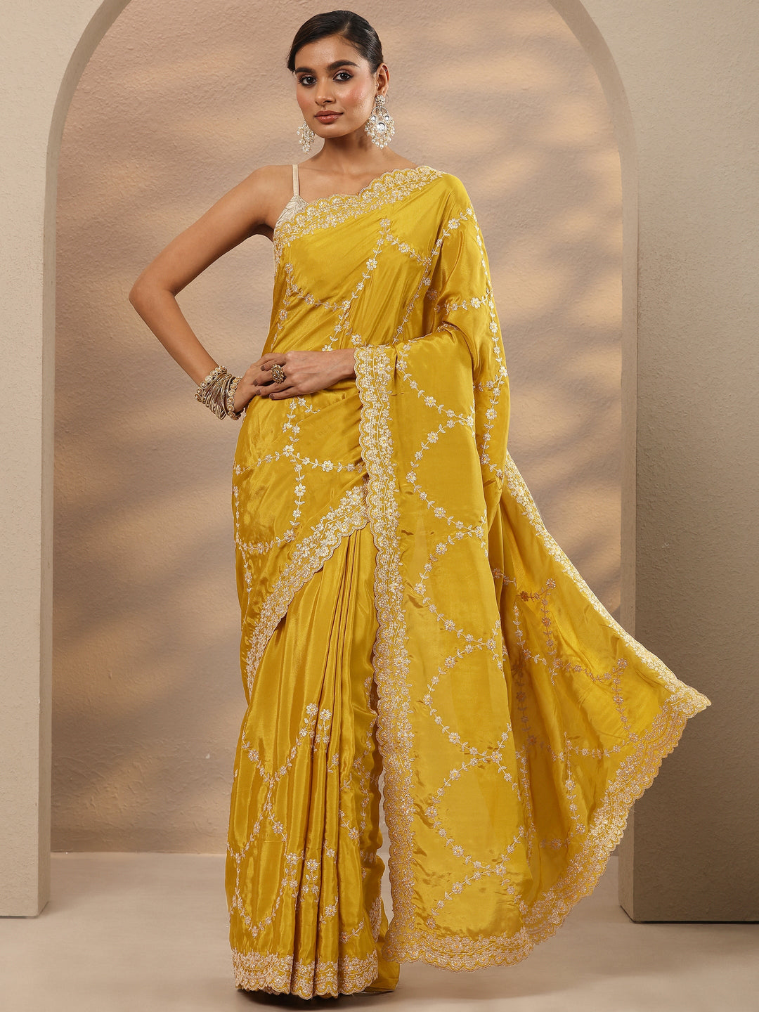 Mustard Embroidered Silk Blend Saree With Unstitched Blouse Piece