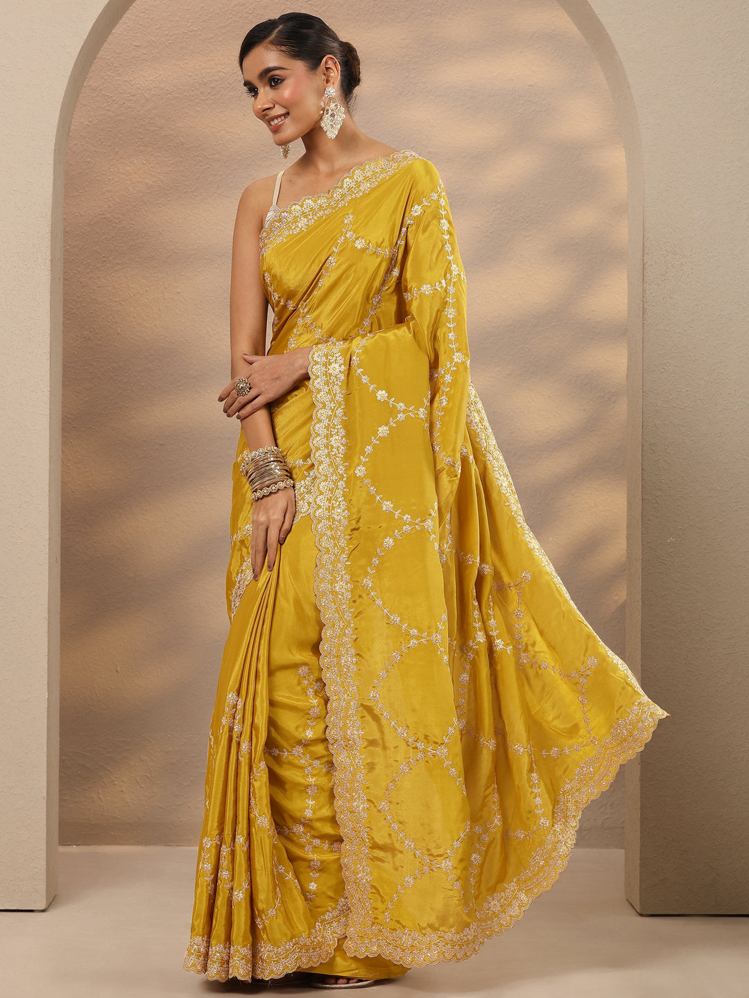 Mustard Embroidered Silk Blend Saree With Unstitched Blouse Piece
