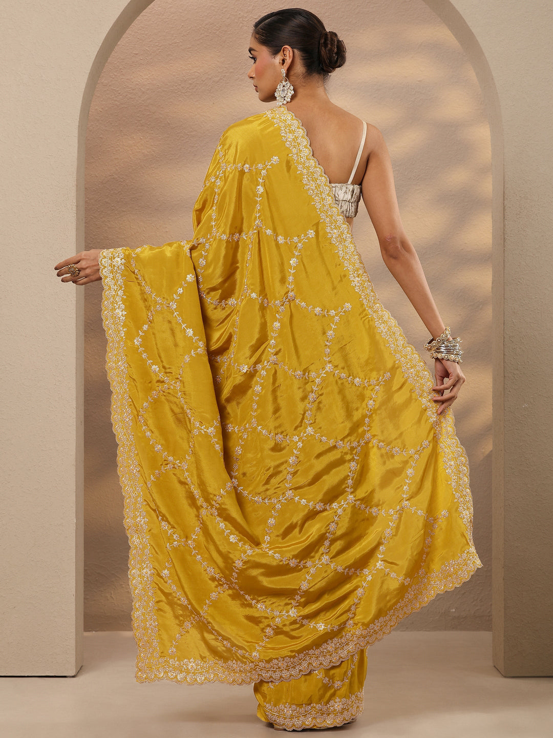 Mustard Embroidered Silk Blend Saree With Unstitched Blouse Piece