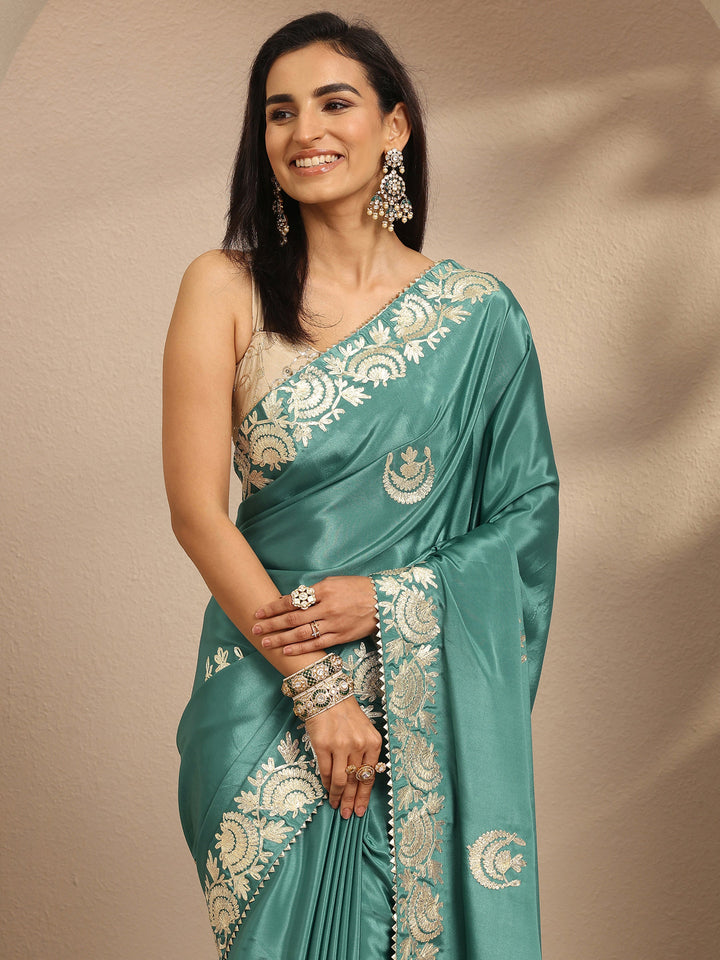 Green Embroidered Silk Blend Saree With Unstitched Blouse Piece