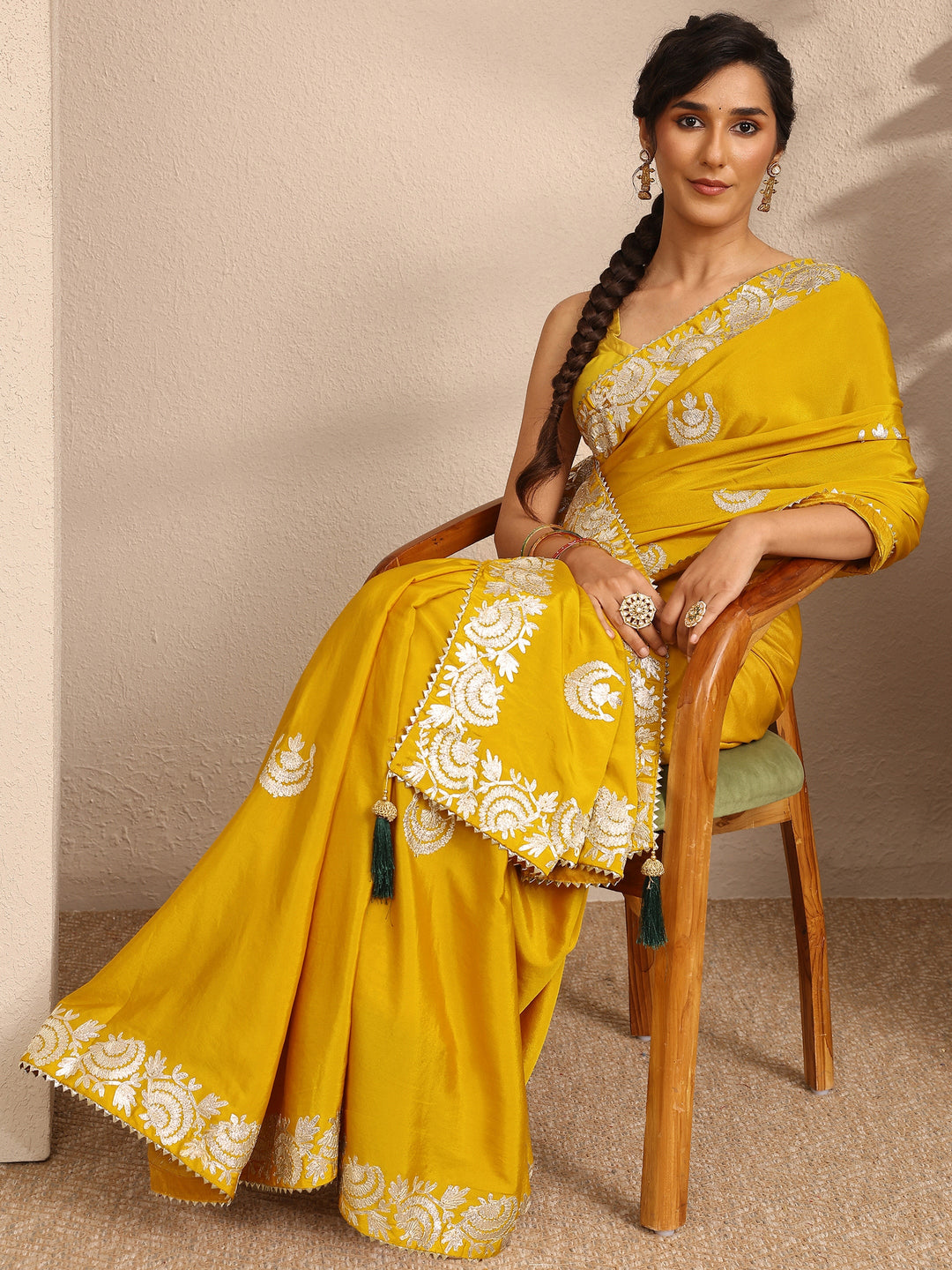 Mustard Embroidered Silk Blend Saree With Unstitched Blouse Piece