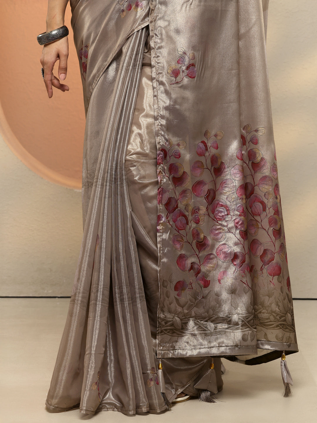 Beige Printed Silk Blend Saree With Unstitched Blouse Piece