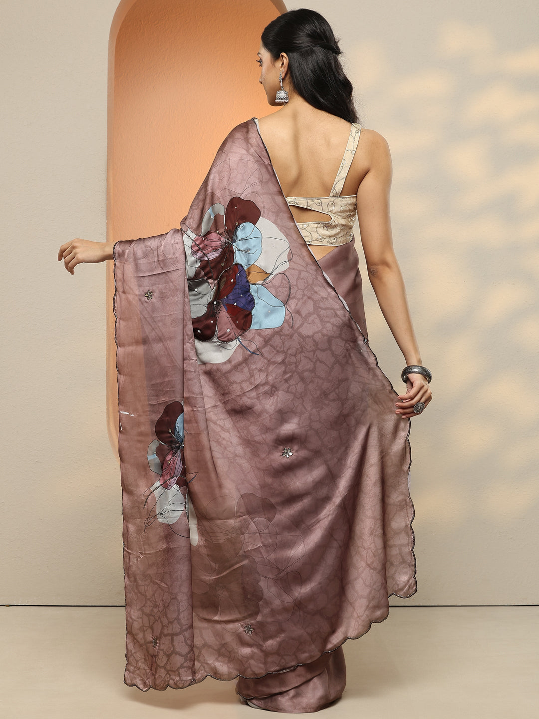 Brown Printed Silk Blend Saree With Unstitched Blouse Piece