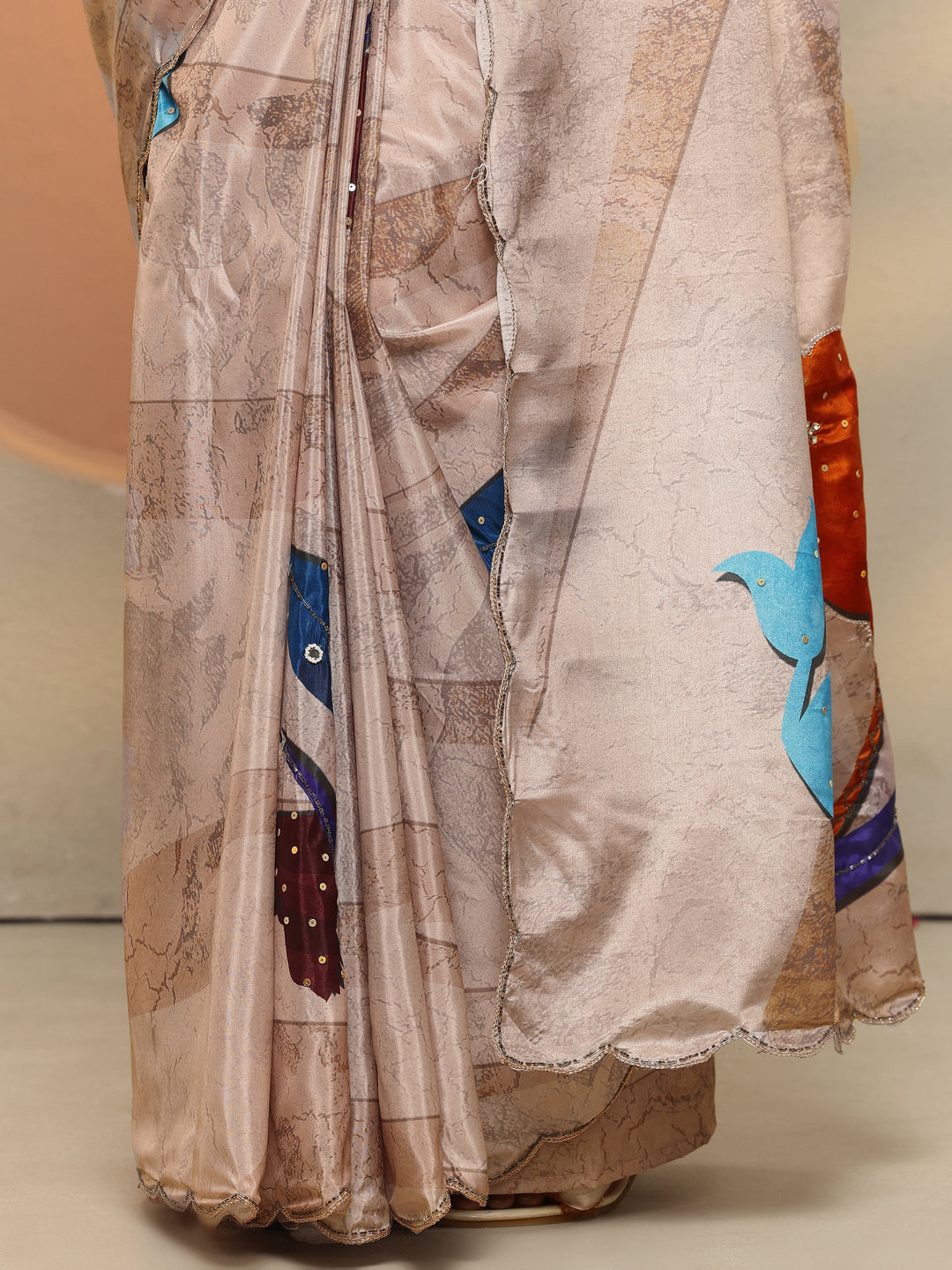 Beige Printed Silk Blend Saree With Unstitched Blouse Piece