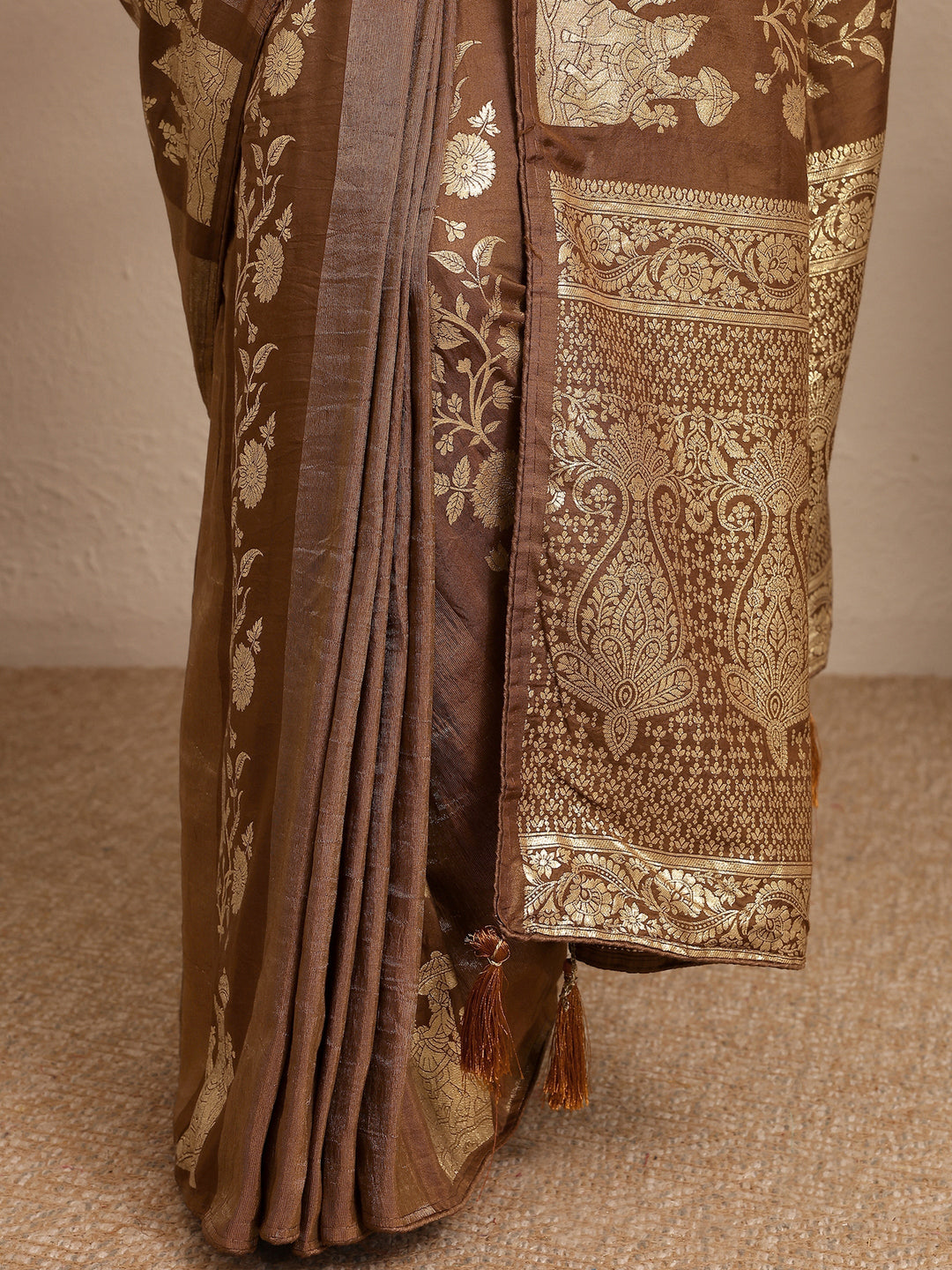 Brown Woven Design Banarsi Silk Blend Saree With Unstitched Blouse Piece