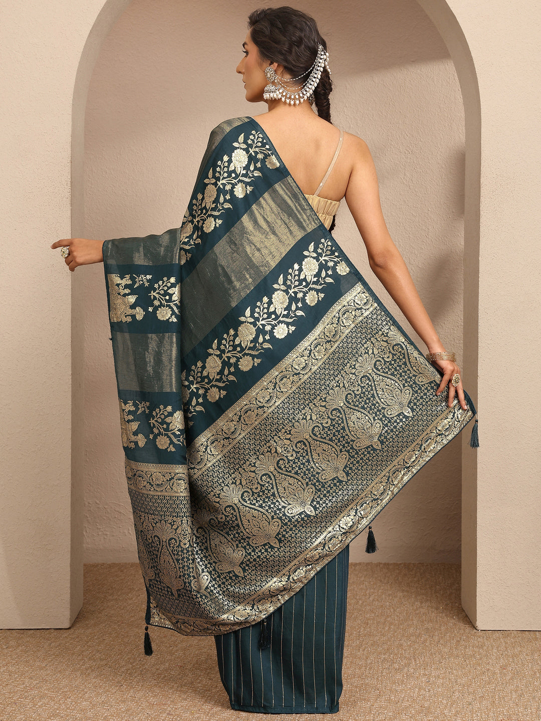 Navy Blue Woven Design Silk Blend Saree With Unstitched Blouse Piece