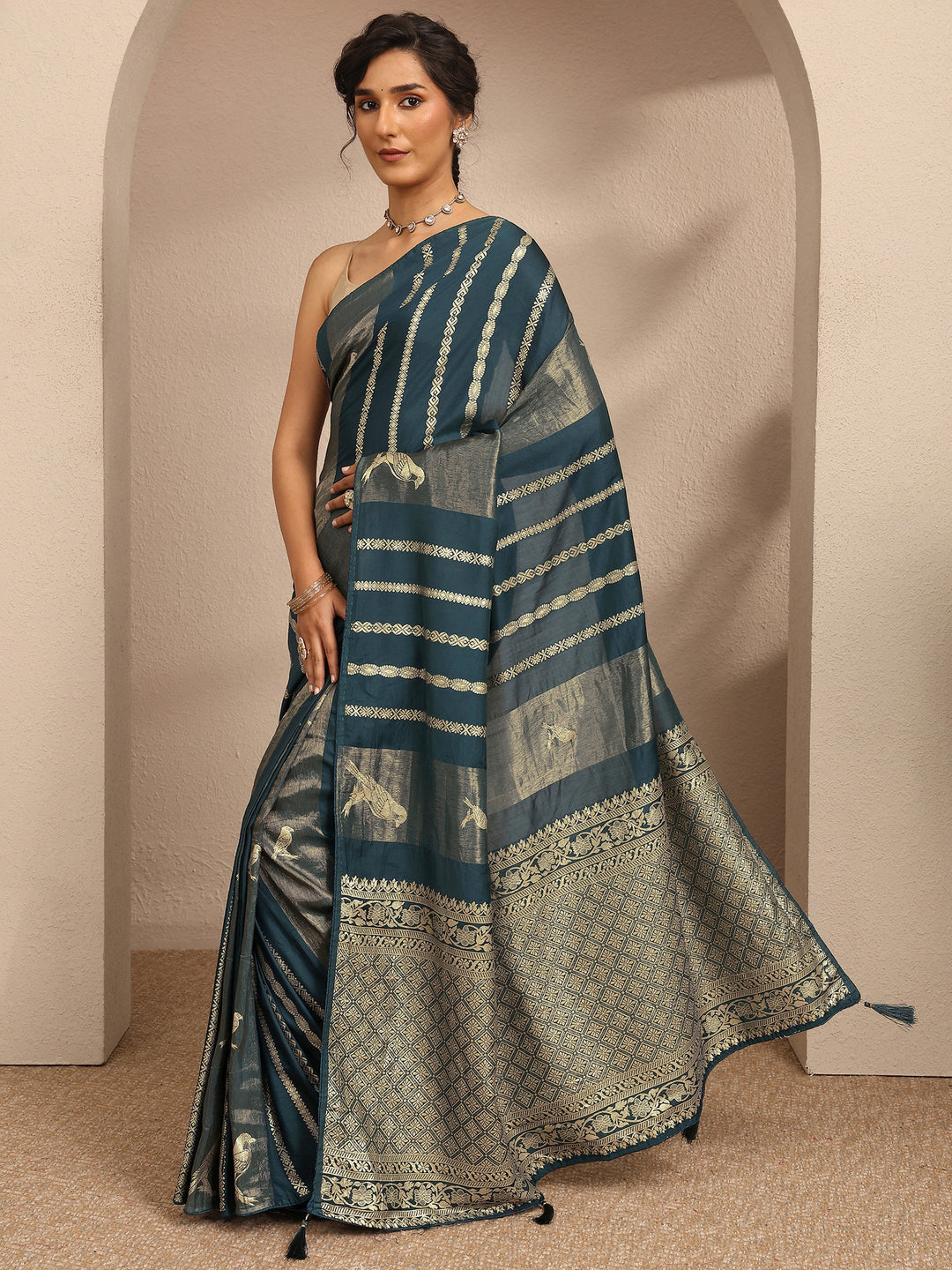 Navy Blue Woven Design Banarsi Silk Blend Saree With Unstitched Blouse Piece