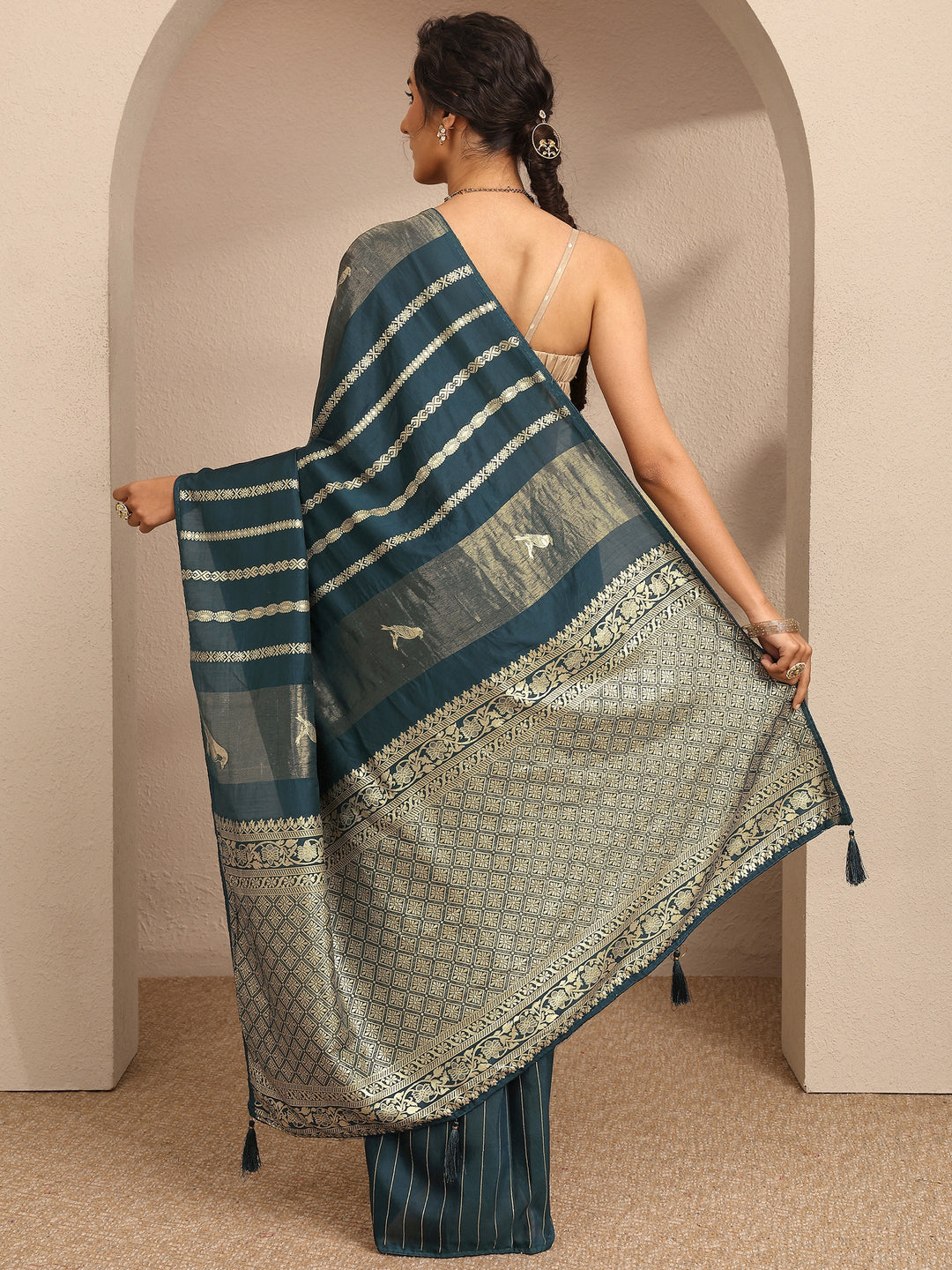 Navy Blue Woven Design Banarsi Silk Blend Saree With Unstitched Blouse Piece