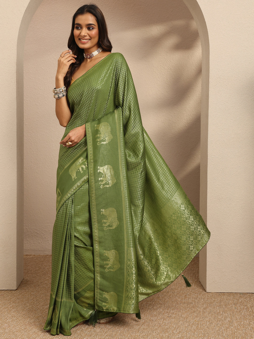 Green Checkered Woven Design Silk Blend Saree With Unstitched Blouse Piece