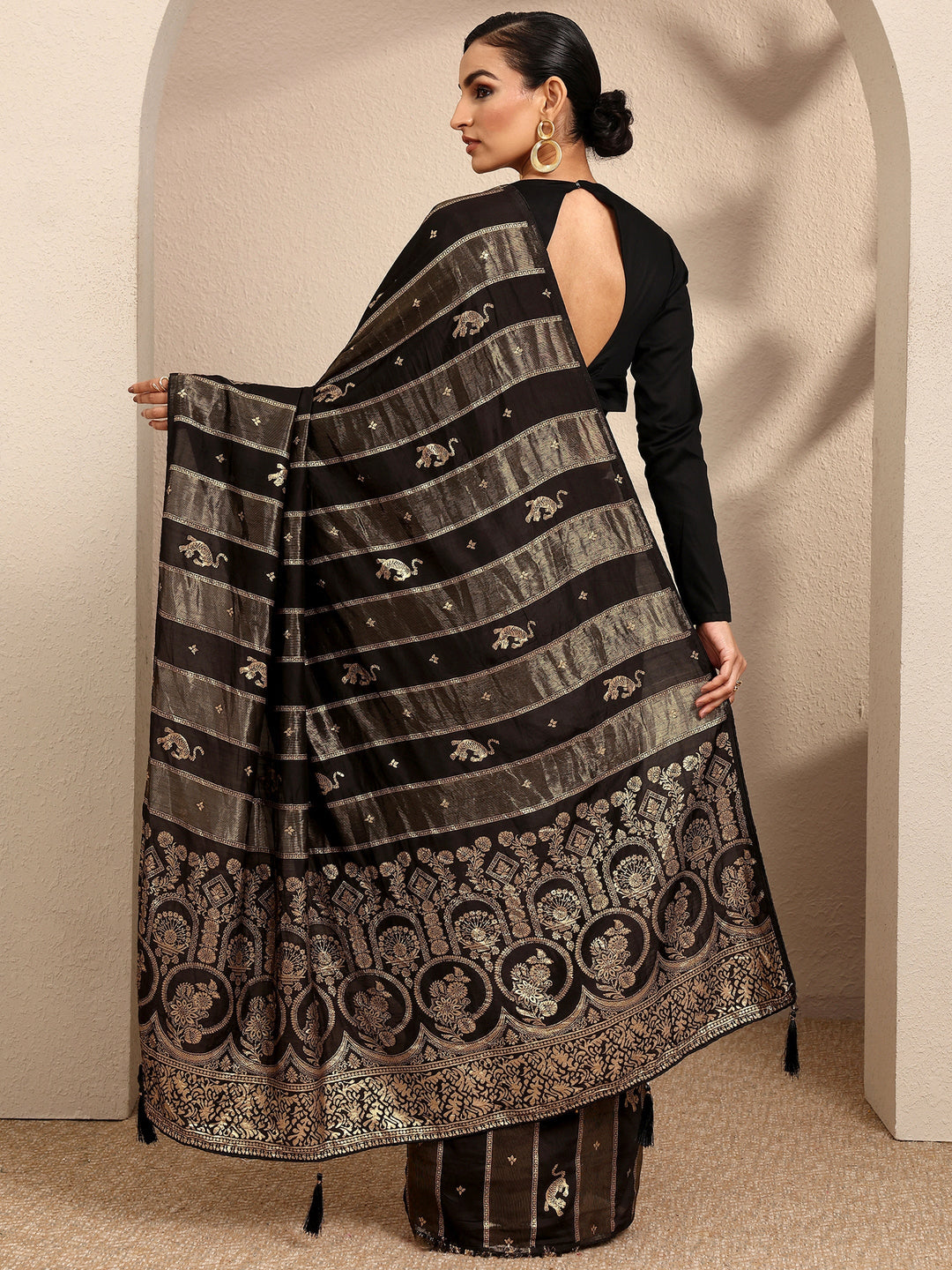 Black Woven Design Banarsi Silk Blend Saree With Unstitched Blouse Piece